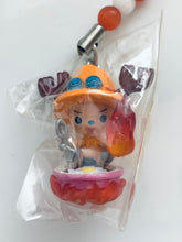 Cargar imagen en el visor de la galería, One Piece - Tony Tony Chopper - Chopperman - Kitakyushu Limited - Netsuke - Beaded Strap Mascot - Grilled Curry ver.
