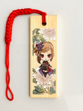 Load image into Gallery viewer, Neoromance - Hotaru - Wooden Strap - Geten no Hana - Netsuke
