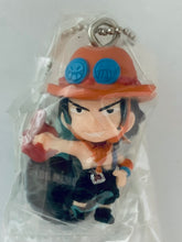Cargar imagen en el visor de la galería, One Piece - Portgas D. Ace - One Piece Log Memories Episode of Luffy - Figure Keychain
