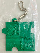Cargar imagen en el visor de la galería, K: Return of Kings - Mishakuji Yukari - Puzzle Piece-Shaped Meytal Keychain
