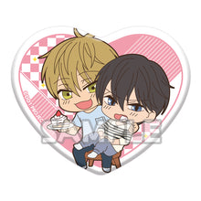 Load image into Gallery viewer, Dakaretai Otoko 1-i ni Odosarete Imasu. - Azumaya Junta &amp; Saijou Takato - Capsule Heart Can Badge
