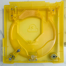Cargar imagen en el visor de la galería, Sega Dreamcast - Translucent Case / Shell - Brand New (Yellow)
