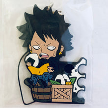 Cargar imagen en el visor de la galería, One Piece - Trafalgar Law - Ichiban Kuji OP History of Law - Rubber Strap
