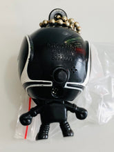 Cargar imagen en el visor de la galería, Tensou Sentai Goseiger - Gosei Black - Light Up Mask Swing Mascot
