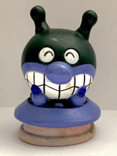 Cargar imagen en el visor de la galería, Sore Ike! Anpanman - Baikinman - Soft Vinyl Trading Figure - Atsumare Anpanman 1
