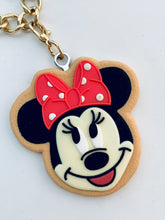 Cargar imagen en el visor de la galería, Disney - Minnie Mouse - Bag Charm with Cookie DC ICM - Sweets Party from Minnie
