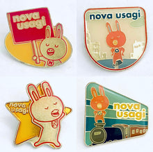 Cargar imagen en el visor de la galería, Nova Usagi Pins Collection
