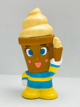 Cargar imagen en el visor de la galería, Sore Ike! Anpanman - Softcreamman - Soft Vinyl Trading Figure - Atsumare Anpanman 27
