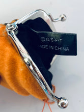 Cargar imagen en el visor de la galería, One Piece - Edward Newgate - Whitebeard Pirates - Gamaguchi - Suede Coin Case
