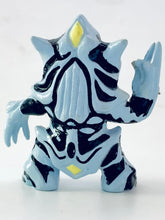 Cargar imagen en el visor de la galería, Ultraman Gaia - Satanbizor - SD Mini Figure
