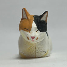 Load image into Gallery viewer, Japanese Cat - Trading Figure - Miniature - 027 - Cuchiwaii
