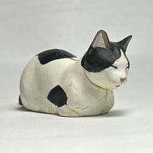 Load image into Gallery viewer, Japanese Cat - Trading Figure - Miniature - 028 - Cuchiwaii
