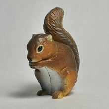 Load image into Gallery viewer, Japanese Squirrel (Summer Coat) - Trading Figure - Miniature (096) - Cuchiwaii
