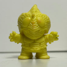 Cargar imagen en el visor de la galería, Kamen Rider Amazon - Eraser Figure - Keshigomu - Yellow ver. - Cuchiwaii
