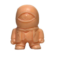 Cargar imagen en el visor de la galería, Kamen Rider Stronger - Hitotsume Titan - Eraser Figure - Keshigomu - Cuchiwaii
