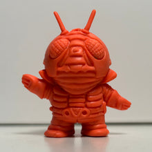 Cargar imagen en el visor de la galería, Kamen Rider V3 - Eraser Figure - Keshigomu - Orange ver. - Cuchiwaii
