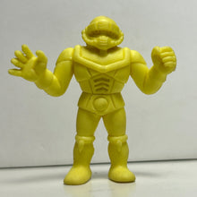 Cargar imagen en el visor de la galería, Kinnikuman - Combatman - Eraser Mini Figure - Yellow ver. (76) - Cuchiwaii
