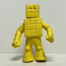 Cargar imagen en el visor de la galería, Kinnikuman - Cubeman - Eraser Figure - Keshi - Yellow - Cuchiwaii

