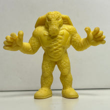 Cargar imagen en el visor de la galería, Kinnikuman - Sneagator - Eraser Mini Figure - Yellow ver. (73) - Cuchiwaii
