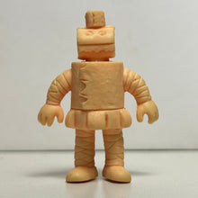 Load image into Gallery viewer, Kinnikuman - Toilet Paper Mummy - Eraser Mini Figure (87) - Cuchiwaii
