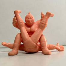 Load image into Gallery viewer, Kinnikuman vs. Robin Mask - Eraser Figure - Mexican Rolling Clutch Hold (177) - Cuchiwaii
