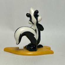 Load image into Gallery viewer, Looney Tunes - Pepé Le Pew - Puzzle Figure (19) - Cuchiwaii
