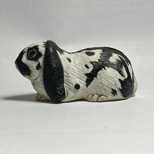 Load image into Gallery viewer, Lop-eared Rabbit - Trading Figure - Miniature - 054 P27-B - Cuchiwaii

