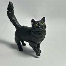 Load image into Gallery viewer, Maine Coon - Trading Figure - Miniature - 003-C - Cuchiwaii
