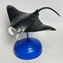 Cargar imagen en el visor de la galería, Manta Ray - Sea Creatures Puzzle Figure - Cuchiwaii
