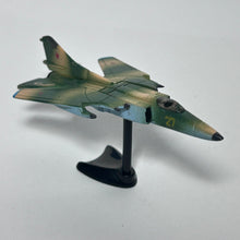 Cargar imagen en el visor de la galería, MAPO MiG-23/27 Flogger - Trading Figure - Miniature (14) - Cuchiwaii
