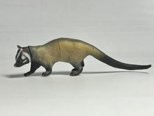 Load image into Gallery viewer, Masked palm civet / Paguma - Trading Figure - Miniature - 139 - Cuchiwaii
