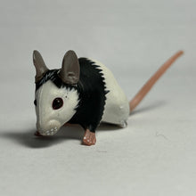 Load image into Gallery viewer, Mouse - Trading Figure - Miniature - 84 P39B - Cuchiwaii
