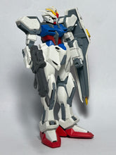 Cargar imagen en el visor de la galería, MSG SEED - GAT-X105 Strike Gundam - Real Figure - Cuchiwaii
