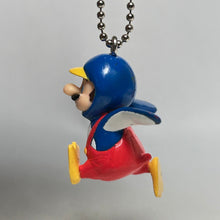 Cargar imagen en el visor de la galería, New Super Mario Bros. Wii - Penguin Mario - Figure Keychain - Cuchiwaii

