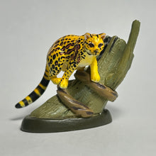 Load image into Gallery viewer, Ocelot - Trading Figure - Feline Animals - Cuchiwaii
