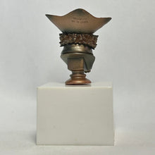 Load image into Gallery viewer, One Piece - Gol D. Roger - Desktop Figure - Cuchiwaii
