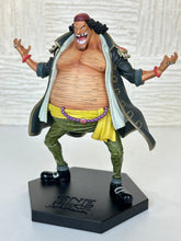 Cargar imagen en el visor de la galería, One Piece - Marshall D. Teach - DX Figure - Cuchiwaii
