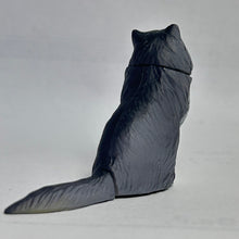 Load image into Gallery viewer, Persian cat - Trading Figure - Miniature - 046 P23C - Cuchiwaii
