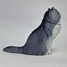Load image into Gallery viewer, Persian cat - Trading Figure - Miniature - 046 P23C - Cuchiwaii
