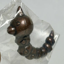 Cargar imagen en el visor de la galería, Pokémon - Beedle / Weedle - Metal Figure - Bronze ver. - Cuchiwaii
