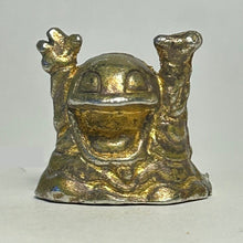 Cargar imagen en el visor de la galería, Pokémon - Betbeter / Grimer - Metal Figure - Gold ver. - Cuchiwaii
