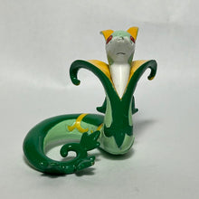 Load image into Gallery viewer, Pokémon BW - Serperior - Trading Figure - Monster Collection - Cuchiwaii
