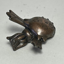 Cargar imagen en el visor de la galería, Pokémon - Carnivini - Metal Figure - Copper ver. - Cuchiwaii

