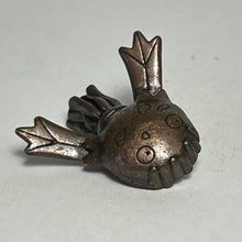 Cargar imagen en el visor de la galería, Pokémon - Carnivini - Metal Figure - Copper ver. - Cuchiwaii
