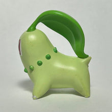 Cargar imagen en el visor de la galería, Pokémon - Chikorita - Figure Keychain - Cuchiwaii
