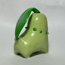 Cargar imagen en el visor de la galería, Pokémon - Chikorita - Trading Figure - Monster Collection - Cuchiwaii
