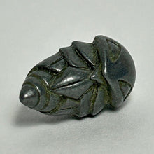 Cargar imagen en el visor de la galería, Pokémon - Cocoon / Kakuna - Metal Figure - Gunmetal ver. - Cuchiwaii
