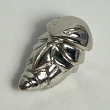 Cargar imagen en el visor de la galería, Pokémon - Cocoon / Kakuna - Metal Figure - Silver ver. - Cuchiwaii
