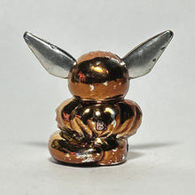 Cargar imagen en el visor de la galería, Pokémon - Eevee - Mini Figure - Metallic ver. - Cuchiwaii
