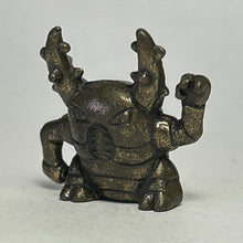 Cargar imagen en el visor de la galería, Pokémon - Kailios / Pinsir - Metal Figure - Copper ver. - Cuchiwaii
